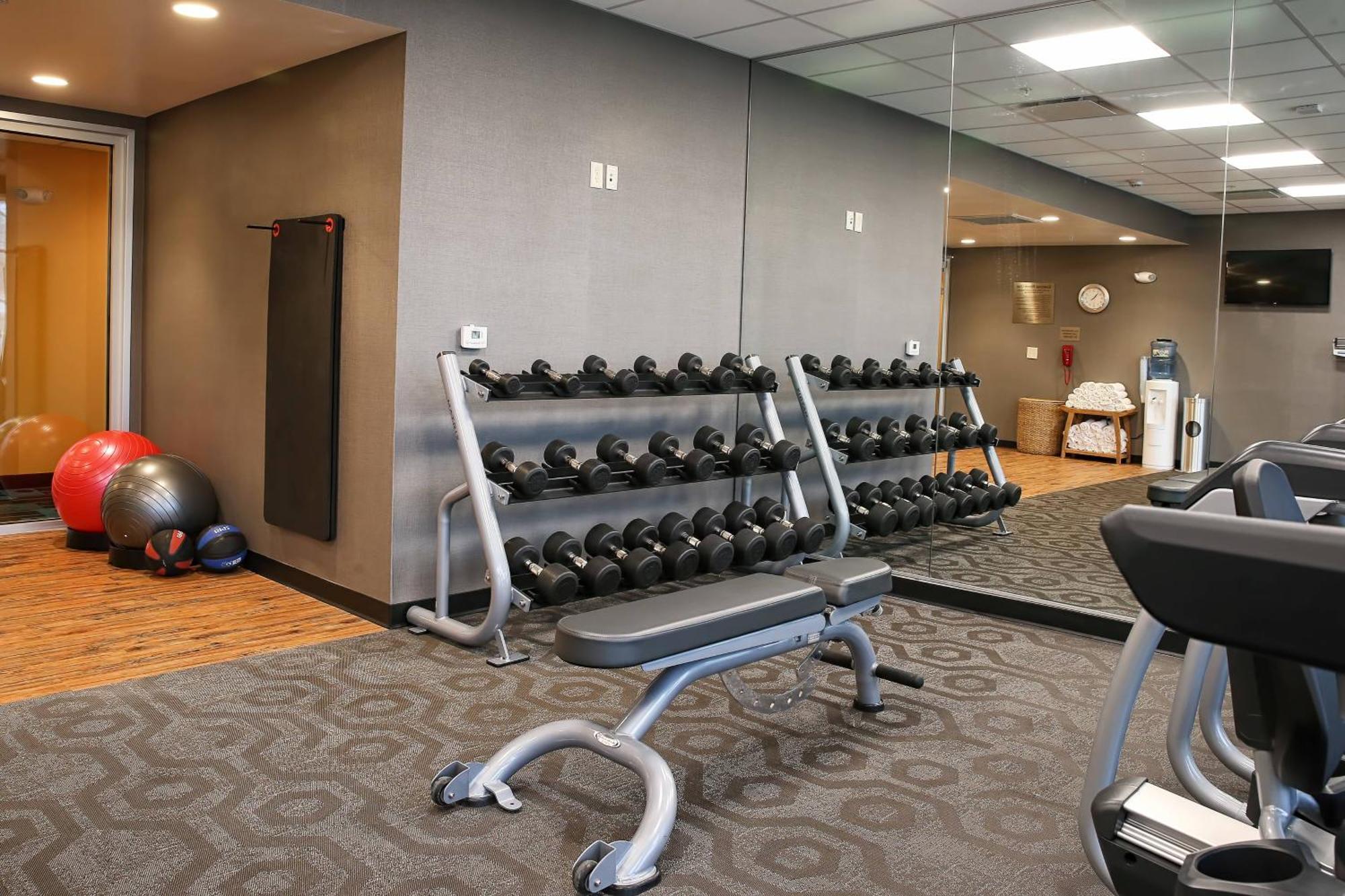 Fairfield Inn & Suites By Marriott Madison Verona Esterno foto